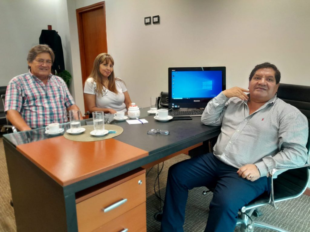 El Gerente y la Asociada Marcela Zelaya, participaron de una reunión con el Legislador Dr. José Orellana